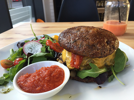 Restoran kohvik Peps Kentmannis toit burger