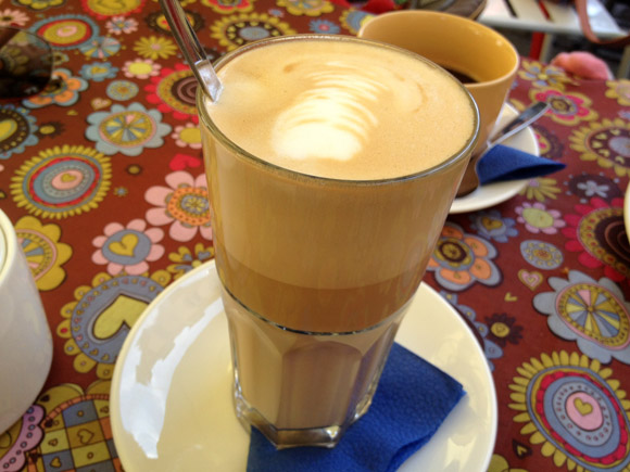 Kohvik Sinilind menüü kohv latte