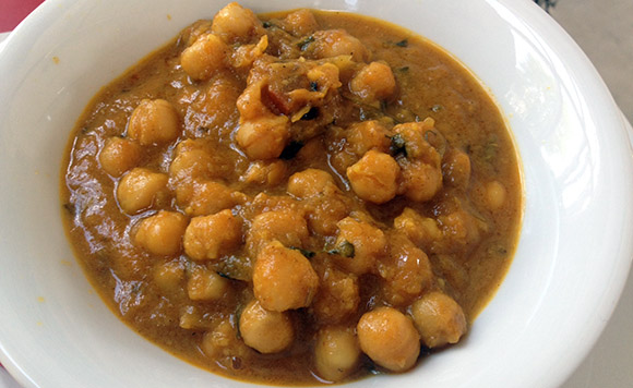 Lendav Taldrik aasia restoran Kalamajas, Channa Masala